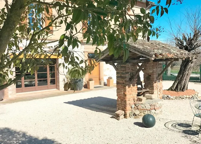 Le Puits De Jussens Pensión