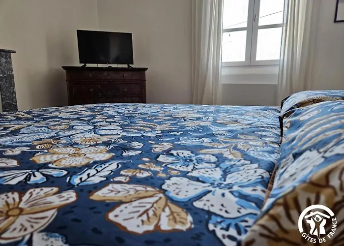 Le Puits De Jussens Pensión *