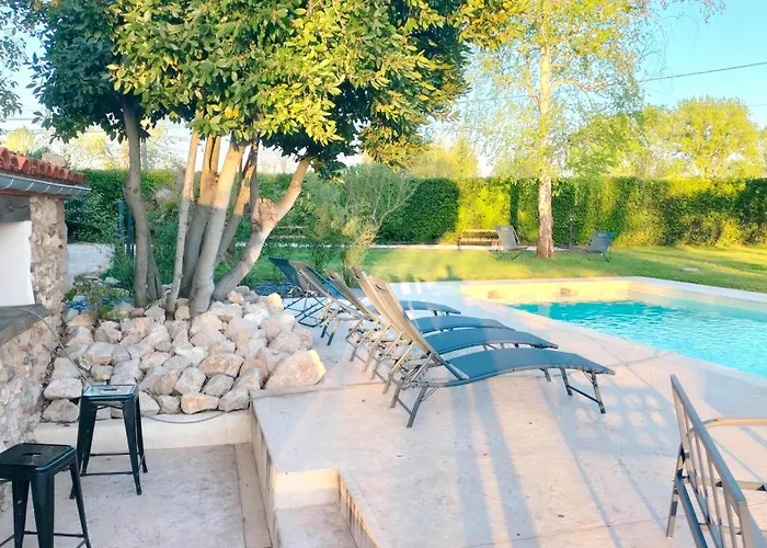 Le Puits De Jussens Pensión *