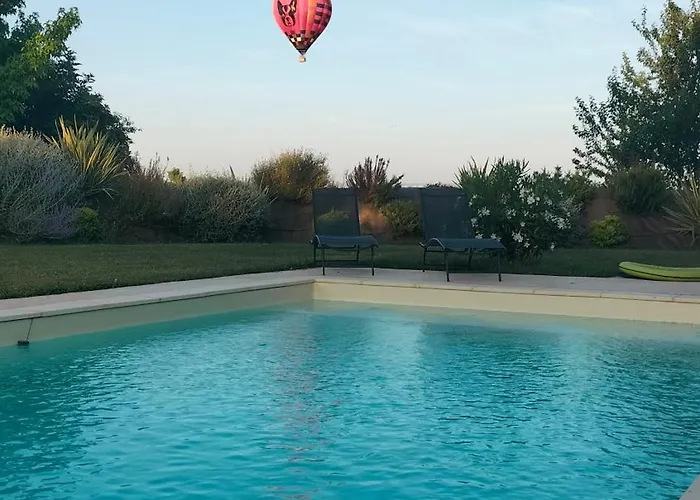 Le Puits De Jussens Pensión