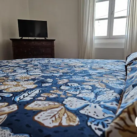 Le Puits De Jussens Konukevi *